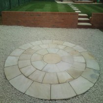 Fossil Mint Indian Sandstone Natural Circle Patio Paving Slabs Pack 2.7m