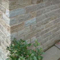 Raj Green Indian Sandstone Tumbled Walling Blocks Pack 6.48m2 40mm to 80mm